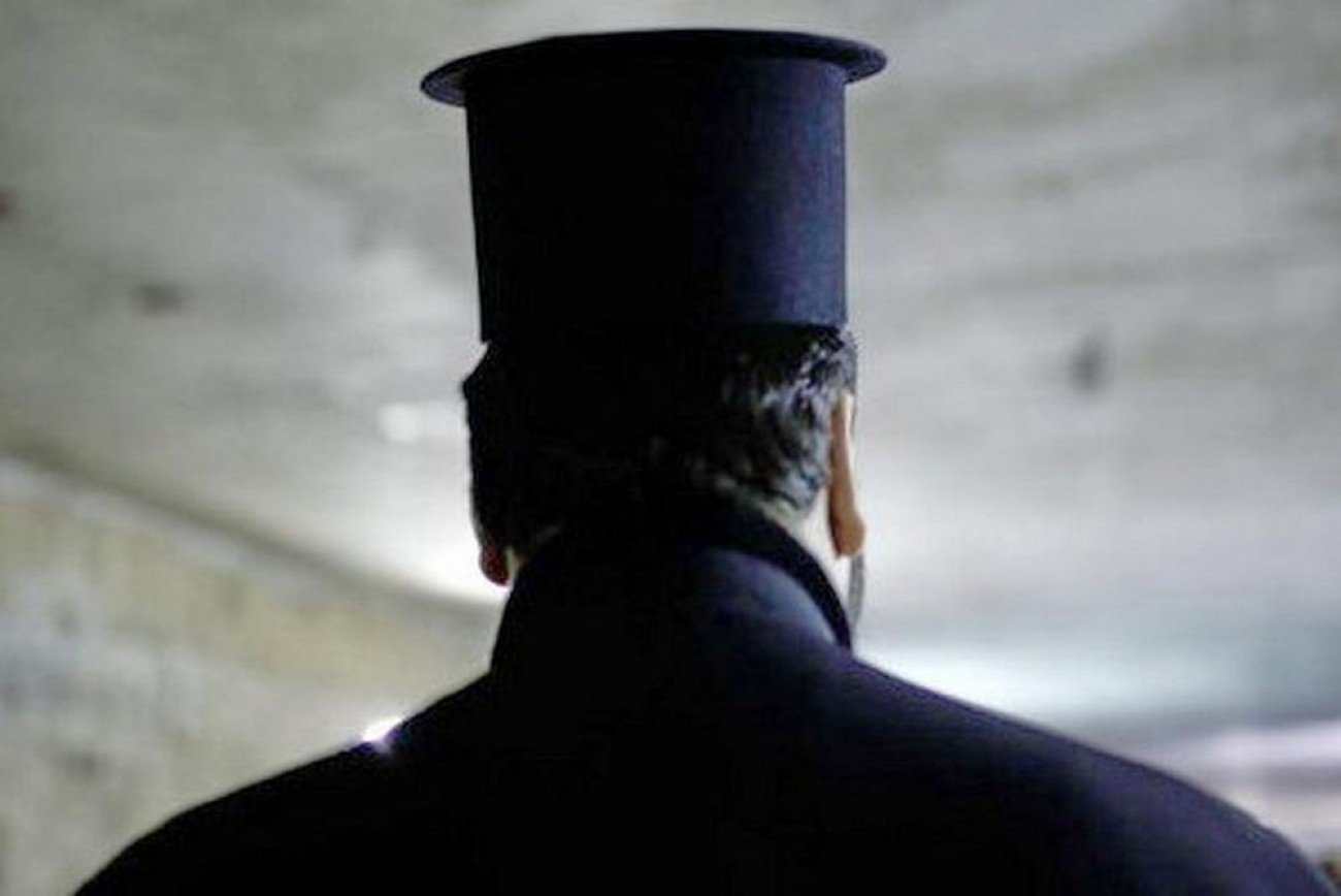 Οργή στην Πιερία: Ιερέας προέτρεψε πιστούς να ρίξουν φόλα στα σκυλιά τους