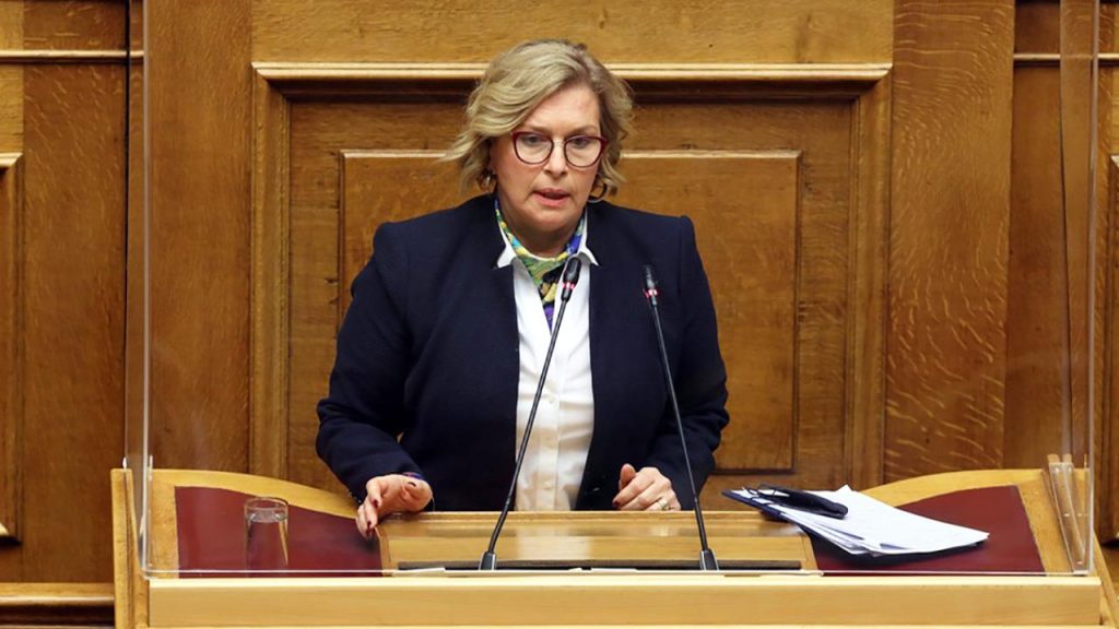 Μ.Γκάγκα: «Η κυβερνητική γραμμή είναι να μην επιστρέψουν οι ανεμβολίαστοι υγειονομικοί στο ΕΣΥ»