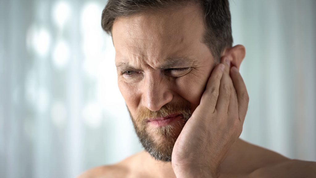 Λοιμώξεις των αυτιών: Τα συμπτώματα και οι θεραπείες με μηλόξυδο