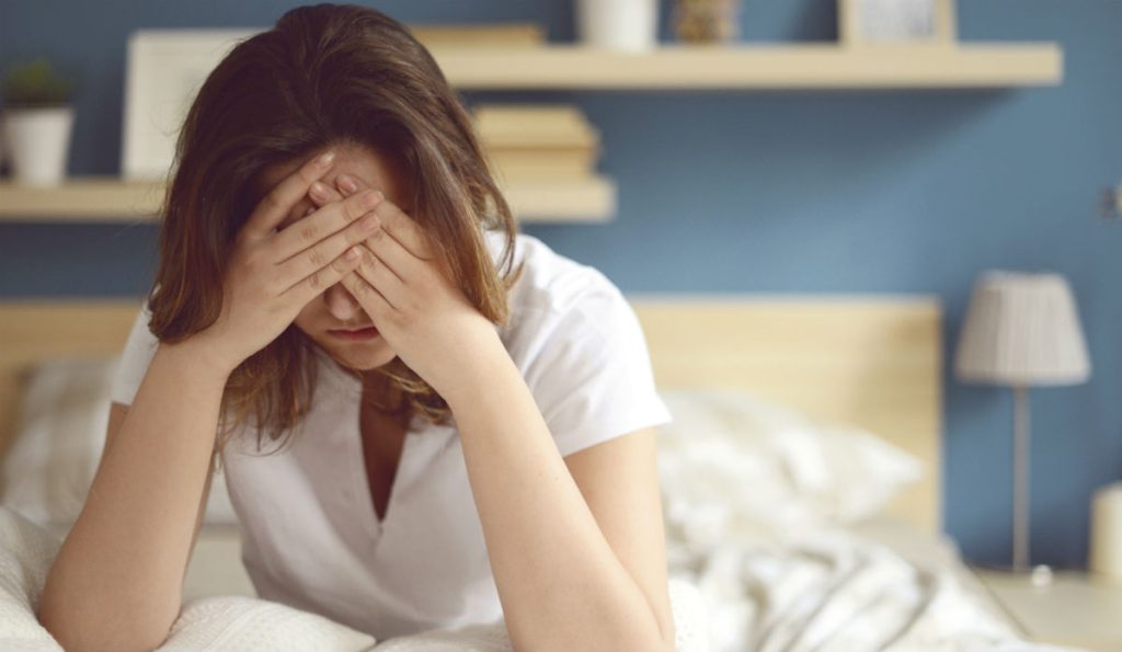 Τέσσερις συνήθειες που νομίζεις ότι σε χαλαρώνουν αλλά στην πραγματικότητα σε κάνουν χειρότερα