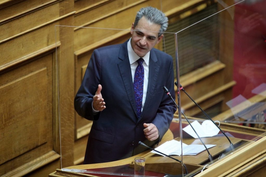 Θετικός στον κορωνοϊό ο τριπλά εμβολιασμένος υφυπουργός Παιδείας Άγγελος Συρίγος