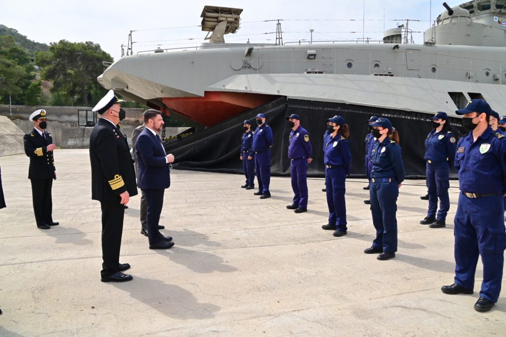 Στην βάση των Zubr βρέθηκε ο Ν.Χαρδαλιάς