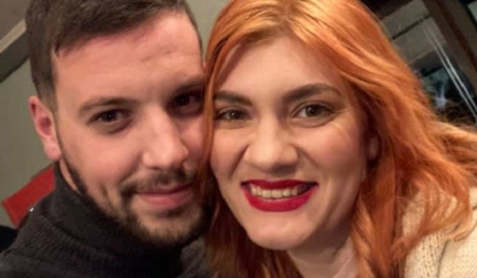 Yπόθεση Πάτρας: Χαλαροί πόζαραν οι γονείς λίγο μετά τον θάνατο της Μαλένας – «Άνθρωπος χωρίς συναισθήματα η Ρούλα»