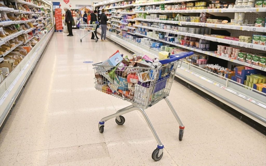 Απελπισία για τους καταναλωτές: «Έρχονται» νέες ανατιμήσεις στα σούπερ μάρκετ μετά το Πάσχα