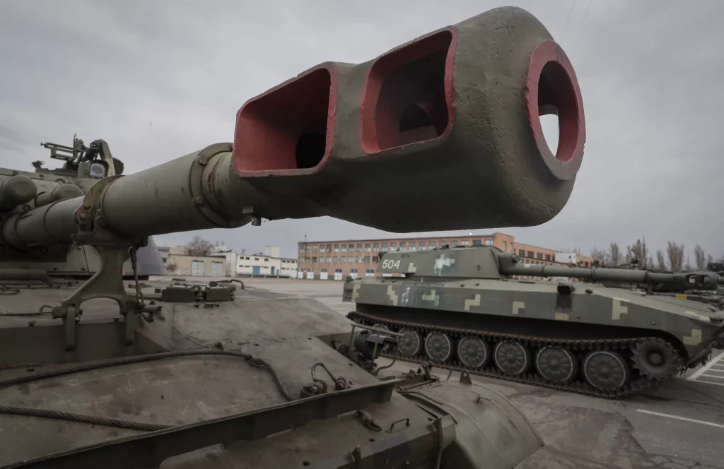 Ουκρανία: Οι αρχές κατηγορούν τον στρατό της Ρωσίας πως χρησιμοποίησε οβίδες φωσφόρου στη Μαρίνκα