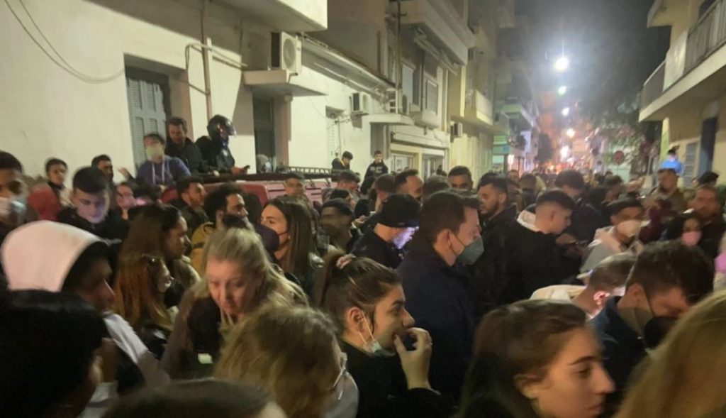 Θάνατος τριών παιδιών στην Πάτρα: Τα ξημερώματα έληξε η «πολιορκία» στο σπίτι της Ρούλας Πισπιρίγκου