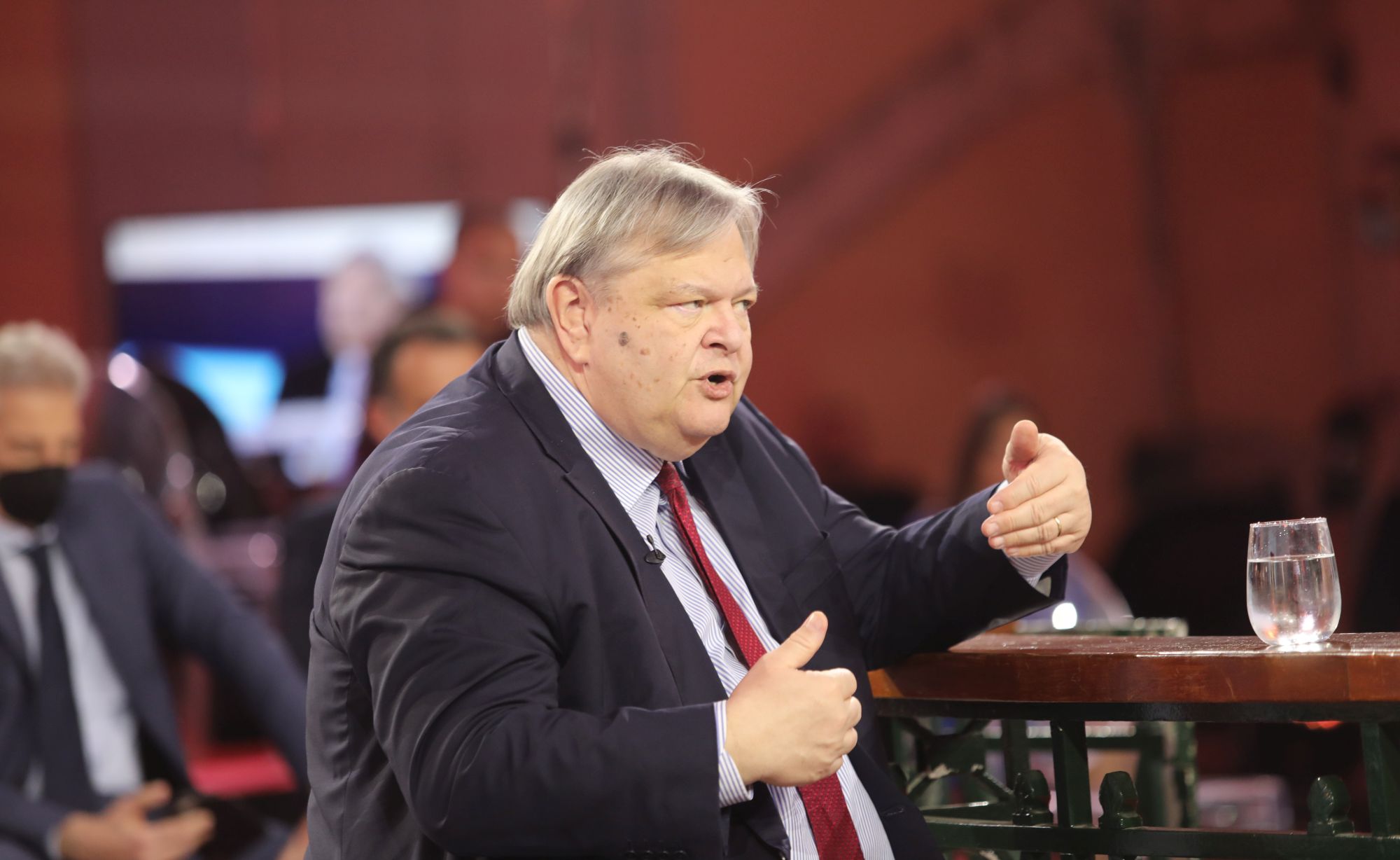 Εμμένει στο «δεν είναι ελληνική λίμνη το Αιγαίο» ο Ε.Βενιζέλος – Σενάρια ότι ετοιμάζεται για ΠτΔ