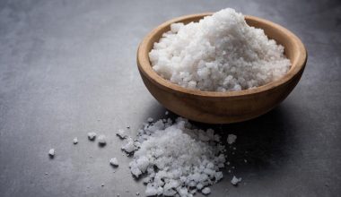 Δείτε πέντε σημάδια που στέλνει το σώμα σας όταν τρώτε πολύ αλάτι