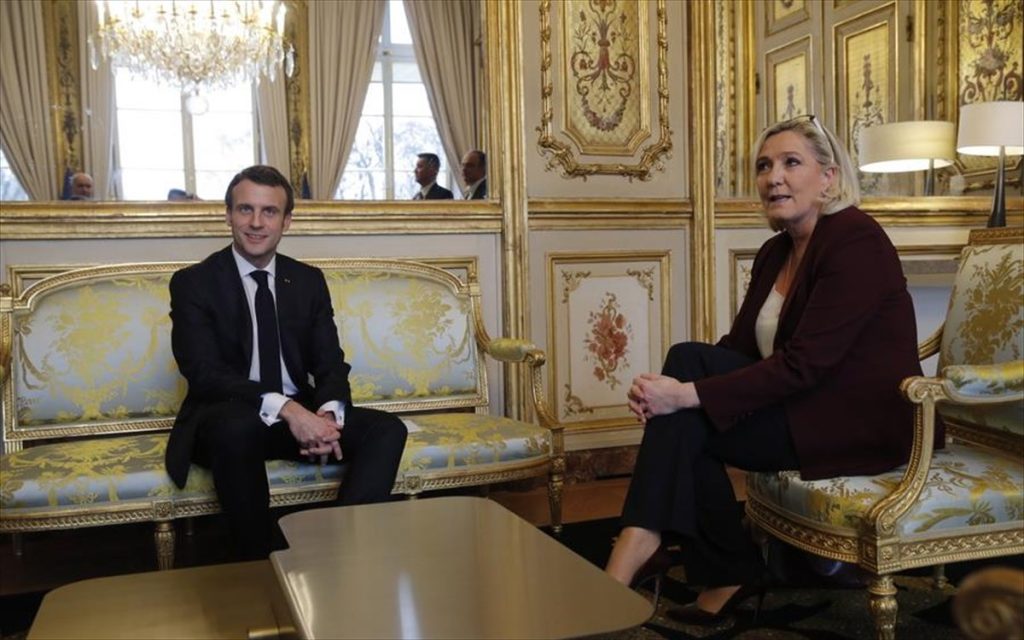 Πέντε μονάδες η διαφορά του Ε.Μακρόν από την Μ.Λεπέν – «Μπορεί να κερδίσει» λέει ο πρώην πρωθυπουργός Ε.Φιλίπ