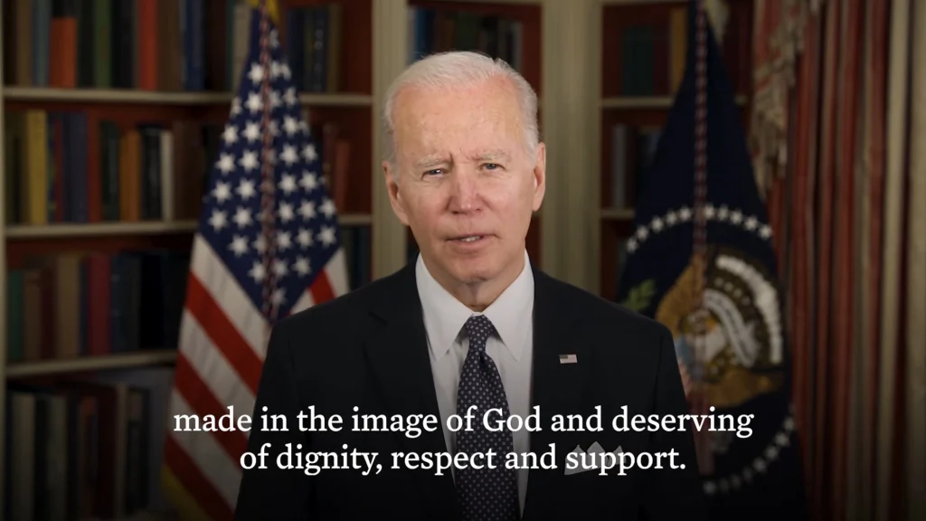Σάλος με τη δήλωση του Τ.Μπάιντεν: «Οι τραβεστί είναι κατ’ εικόνα και καθ’ ομοίωσιν του Θεού» (βίντεο)