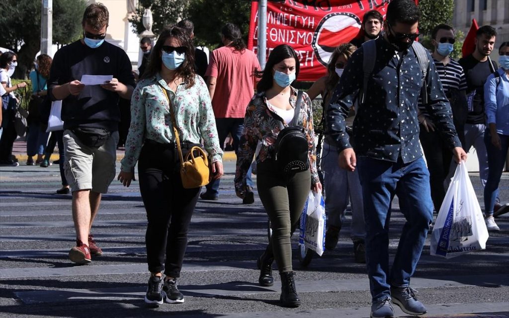 Ν.Καπραβέλος για «χαλάρωση» των μέτρων: «Ρισκάρουμε να δημιουργηθούν νέα, ανθεκτικά στελέχη»