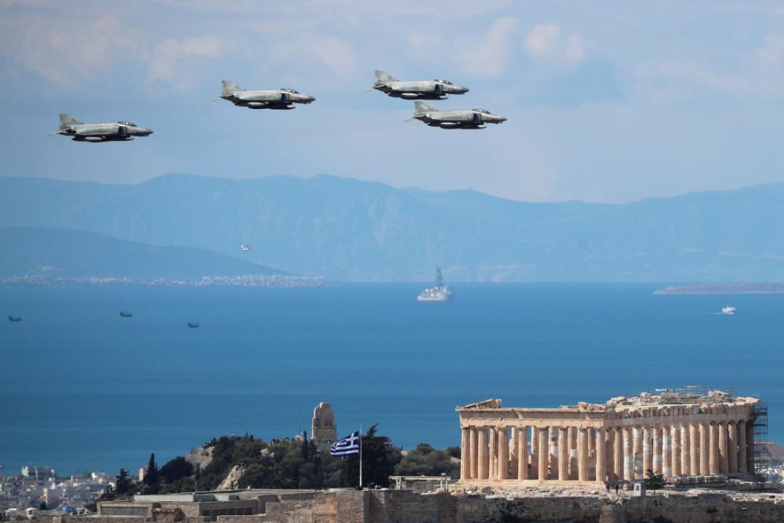 Μαχητικά αεροσκάφη θα πετάξουν το μεσημέρι πάνω από την Ακρόπολη για την άσκηση «Ηνίοχος 22»