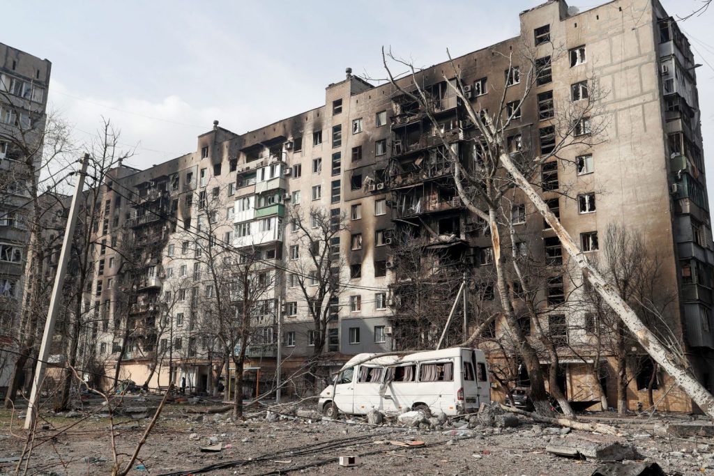 Κάτοικος Μαριούπολης: «Οι Ουκρανοί του Αζόφ βομβάρδιζαν τα σπίτια μας με τανκς – Μέσα ήταν άμαχοι» (βίντεο)