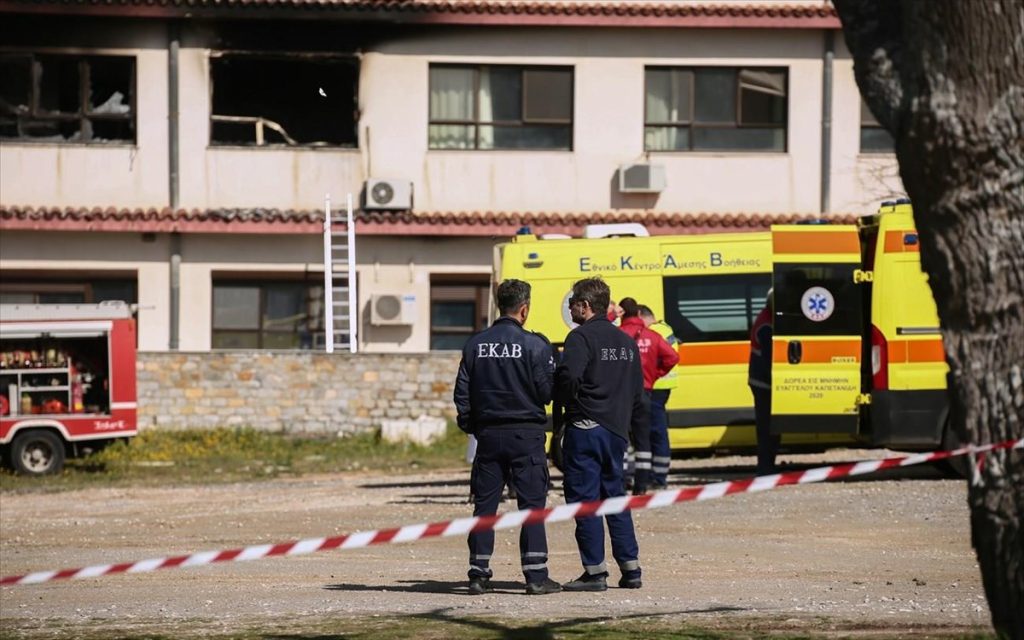 Νοσοκομείο «Παπανικολάου»: Συγκλονίζει η μαρτυρία ασθενή – «Είδα τον διπλανό μου να καίγεται»