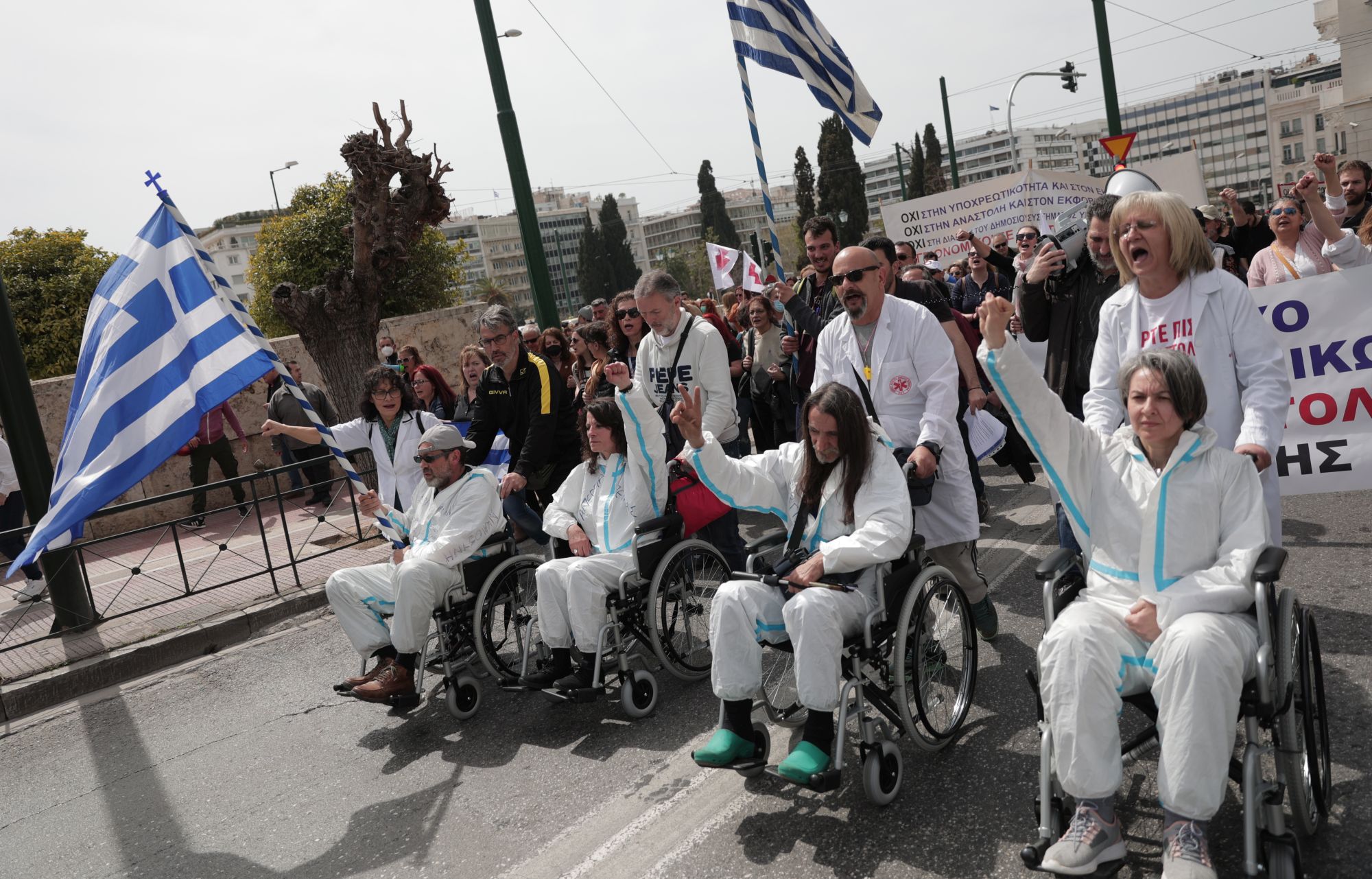 «Τσακίζει κόκκαλα» υγειονομικός σε απεργία πείνας: «Είμαστε ελεύθεροι – Δεν υποχωρούμε ακόμη και αν πεθάνουμε»