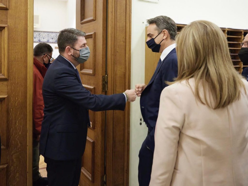 Σύμπλευση ΝΔ-ΚΙΝΑΛ για το Τάγμα Αζόφ: «Ήταν ένα ατόπημα – Να δούμε τη μεγάλη εικόνα» λέει η Ν.Γιαννακοπούλου