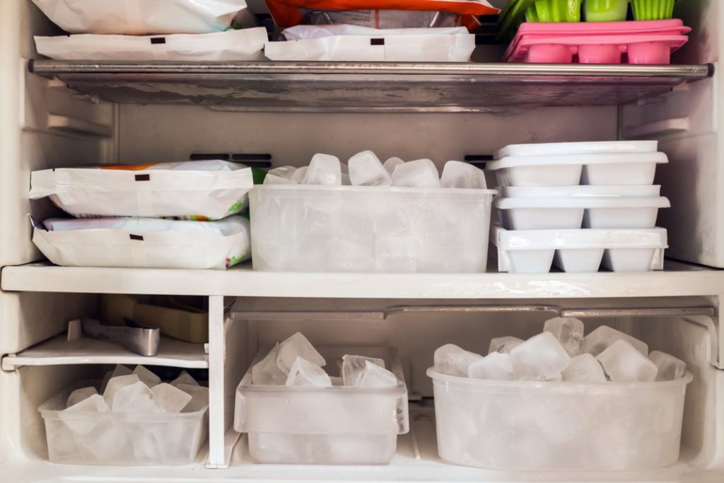 Κι όμως αυτά τα ρούχα μπαίνουν στην… κατάψυξη για να διατηρήσουν την καλή τους κατάσταση