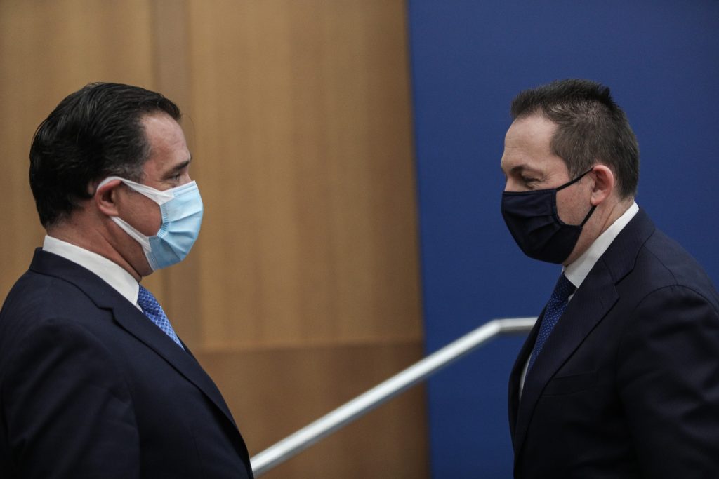 «Αποκεφαλίζει» Α.Γεωργιάδη-Σ.Πέτσα ο Κ.Μητσοτάκης για να σώσει το κεφάλι του; – Πλέον είναι αργά