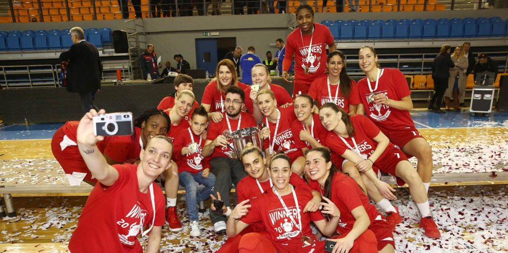 Μπάσκετ γυναικών: Στα «ερυθρόλευκα» το φετινό Κύπελλο Ελλάδος – Το σήκωσε ο Ολυμπιακός