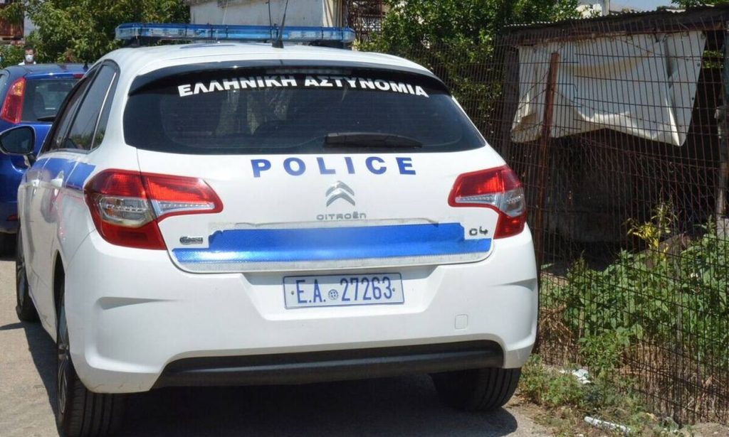 Δολοφονία 50χρονου στην Τήνο: Στον εισαγγελέα Σύρου οδηγείται ο 93χρονος δράστης (βίντεο)