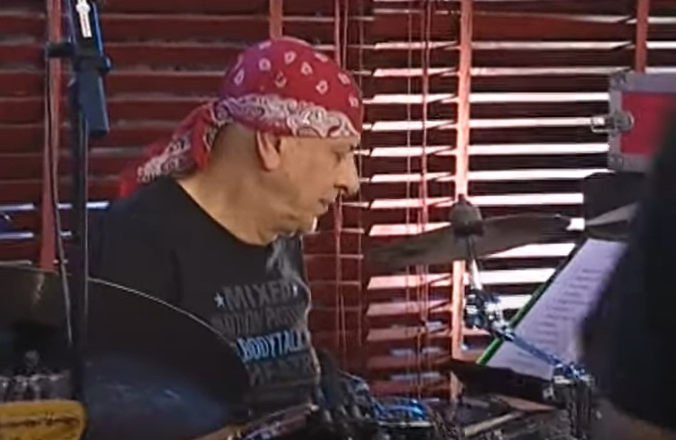 Σήμερα η δίκη του ντράμερ των Πυξ Λαξ για παιδοφιλία – Τουλάχιστον δέκα τα θύματα