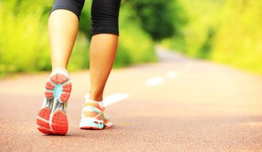 Πόσο προστατεύει το περπάτημα από διαβήτη και υπέρταση – Τα οφέλη από 1.000 βήματα περισσότερα την ημέρα