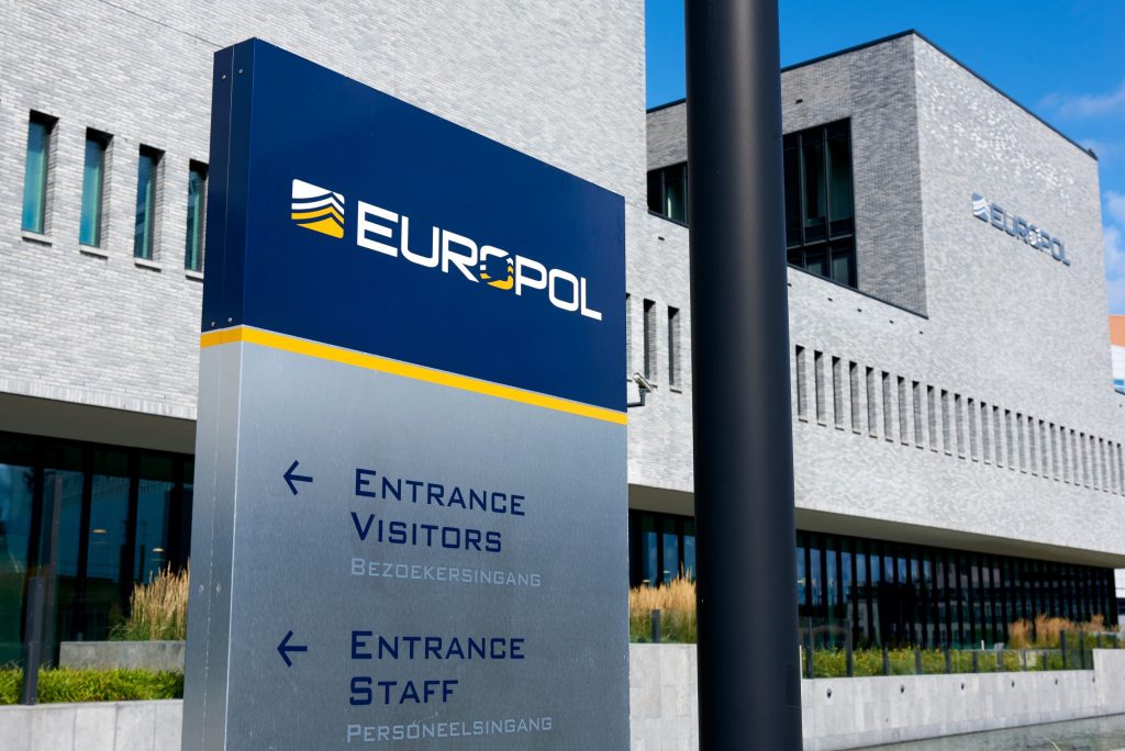 Στο στόχαστρο της Europol Ρώσοι στους οποίους επιβάλλονται κυρώσεις από την ΕΕ