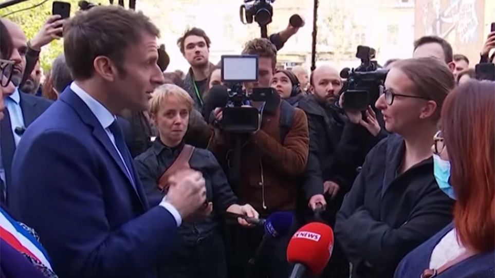 Εκνευρισμός του Ε.Μακρόν με πολίτη: «Δεν ζεις στον πραγματικό κόσμο» – «Θα γελάει ο κόσμος στην τηλεόραση»