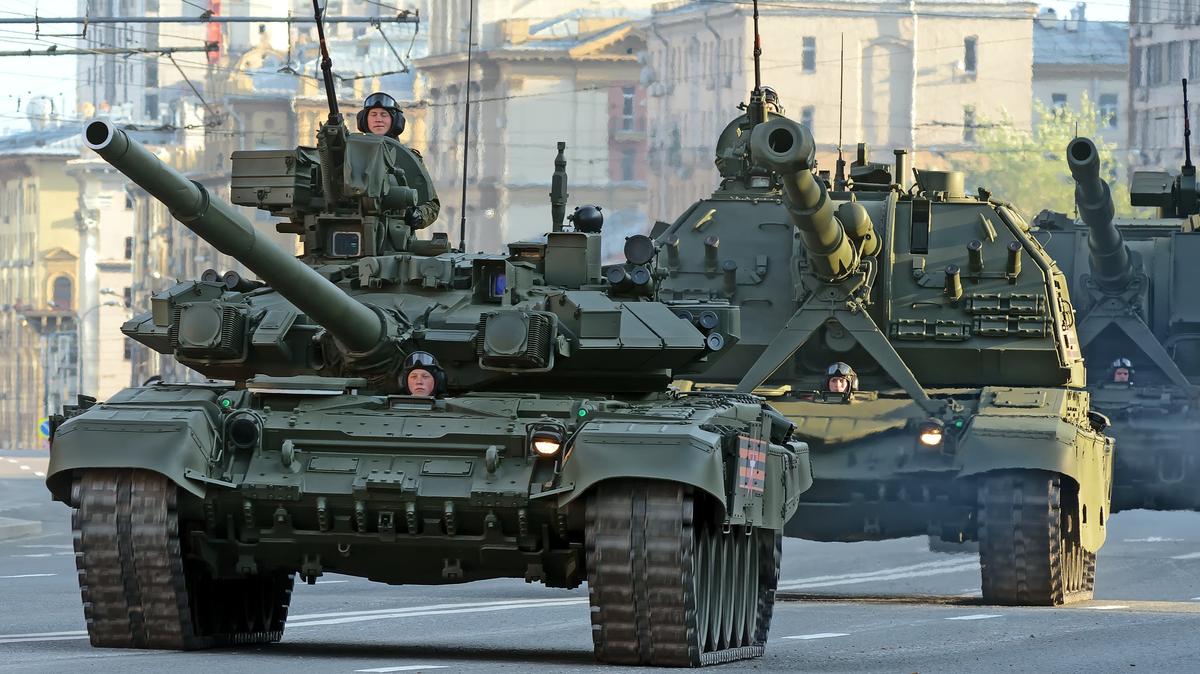 Κλείνει η «λαβίδα»: Μεγάλη ρωσική φάλαγγα κατευθύνεται στο Ντονμπάς – Ουκρανία: «Η μεγάλη μάχη έχει αρχίσει» – Ρ.Καντίροφ: «Ακολουθεί το Κίεβο»