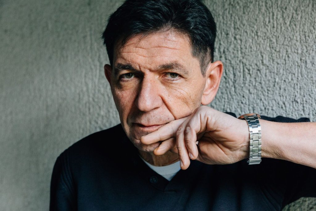 Γ.Σκιαδαρέσης: «Κόψαμε τις σχέσεις με τον πατέρα μου – Ήταν μια μόνιμη γκρίνια και με ταλαιπωρούσε ψυχικά»