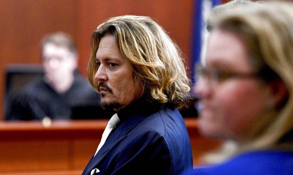 Στο δικαστήριο η αδελφή του Τζόνι Ντεπ – Ισχυρίζεται ότι και οι δύο κακοποιήθηκαν από τη μητέρα τους