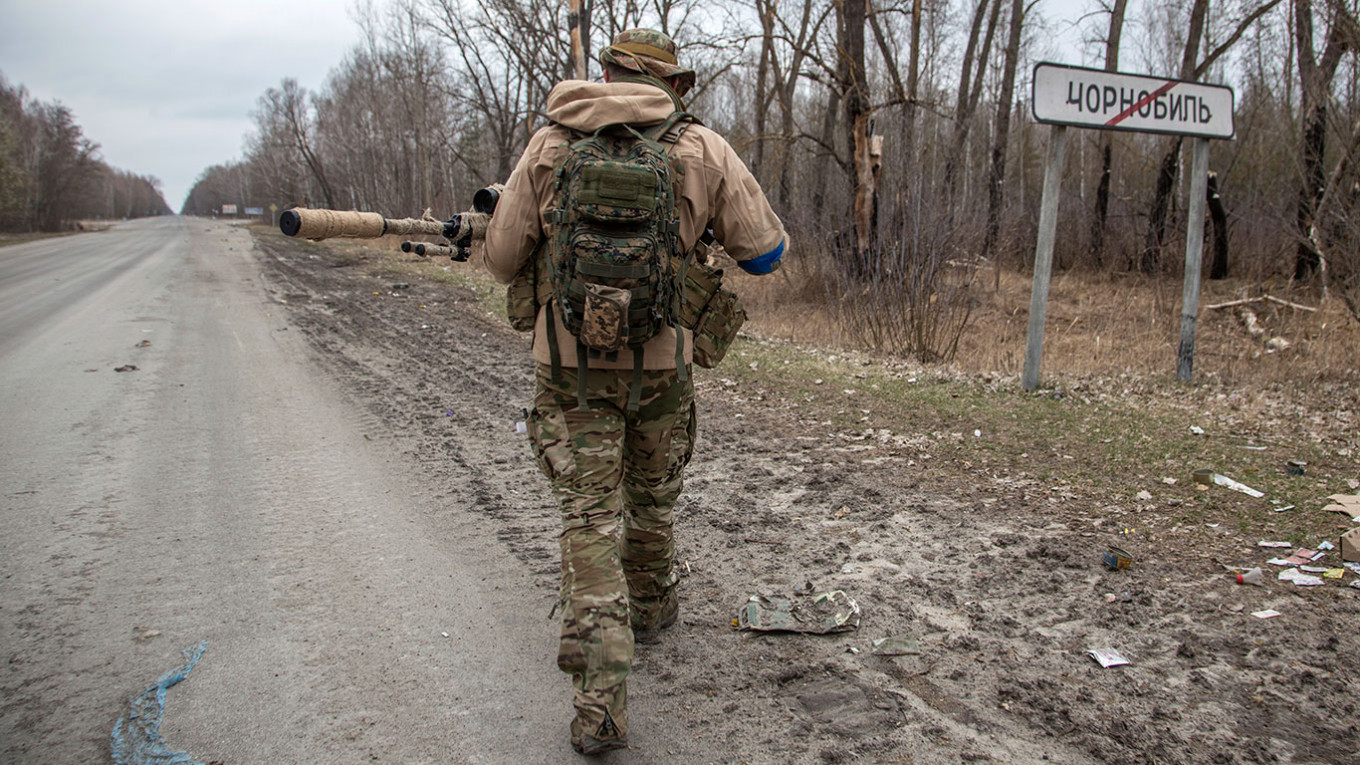 Οι Ρώσοι απάντησαν στο προπαγανδιστικό βίντεο του Κιέβου: «Ξεμείνατε από άνδρες και βάλατε μπροστά μία γυναίκα;»