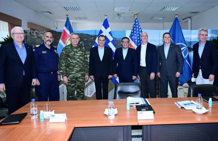 Στην αμερικανική βάση της Σούδας οι Ν.Παναγιωτόπουλος και Κ.Φλώρος: «Αδιαμφισβήτητος πυλώνας ειρήνης η Ελλάδα»