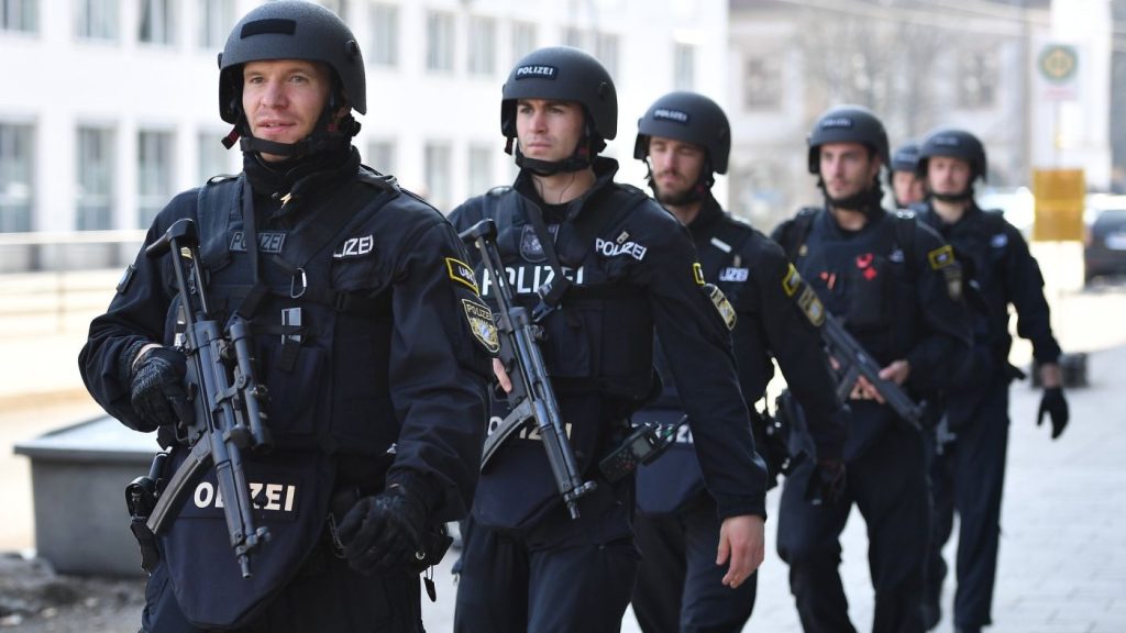 Διέλυσαν την κοινωνία με τα εμβόλια: Πολίτες σχεδίαζαν την απαγωγή του Γερμανού υπουργού Υγείας