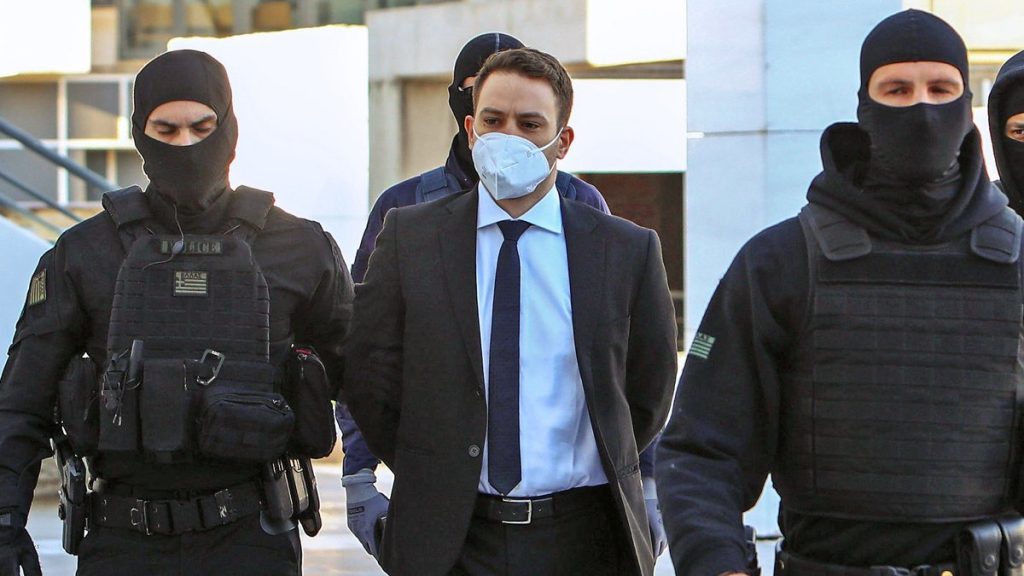 Συγκλονίζει η μητέρα της Κάρολαιν: «Το τέρας με έβαλε να πληρώσω το φέρετρο – Του έδωσα 2.000 ευρώ»