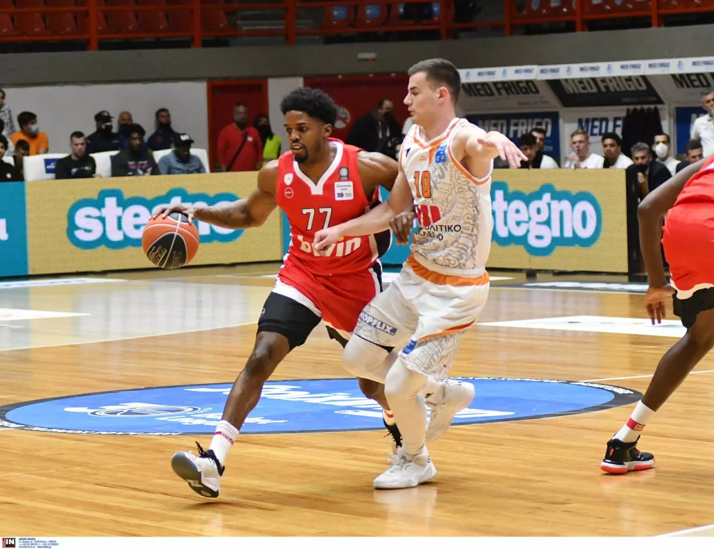 Προμηθέας Πάτρας – Ολυμπιακός 66-85: «Περίπατος» των ερυθρόλευκων και στην αχαϊκή πρωτεύουσα