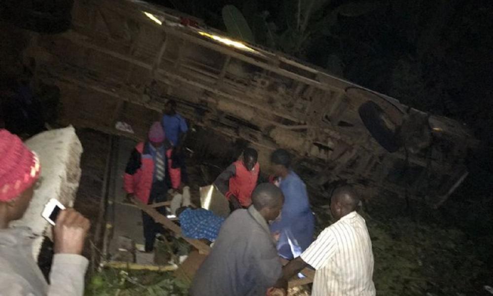 Ζιμπάμπουε: Λεωφορείο που μετέφερε πιστούς έπεσε σε φαράγγι – Τουλάχιστον 35 νεκροί