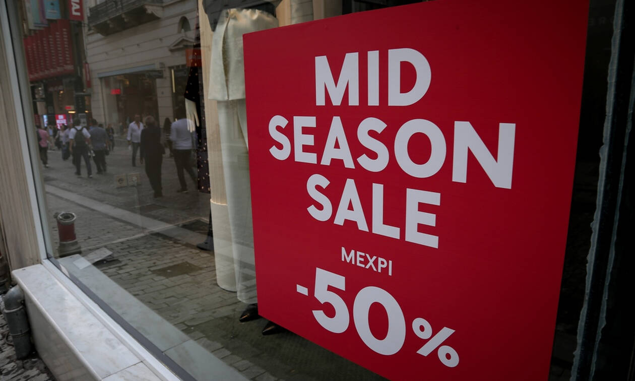 Ενδιάμεσες εκπτώσεις: Πότε ξεκινούν και ποια Κυριακή θα λειτουργήσουν τα καταστήματα