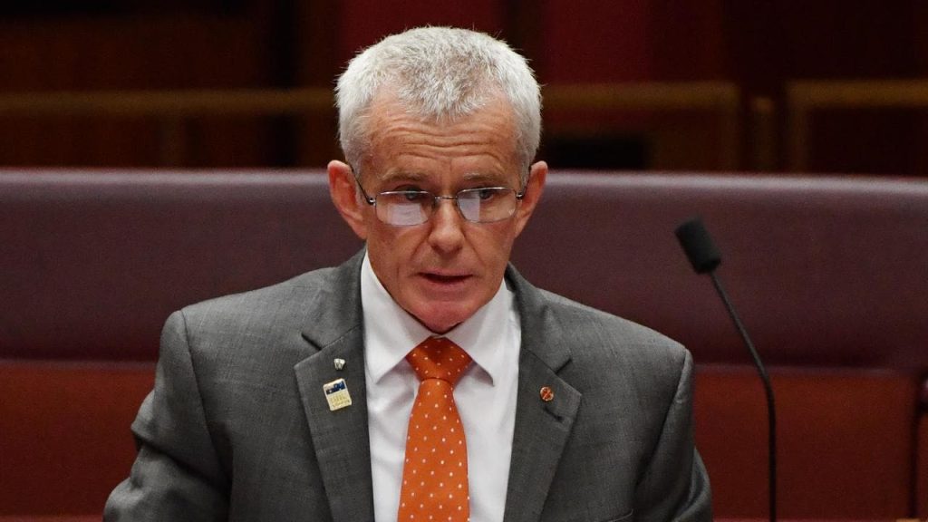 Αυστραλός γερουσιαστής στους πολιτικούς που ευθύνονται για τα εμβόλια: «Δεν θα ξεφύγετε – Ερχόμαστε για εσάς»