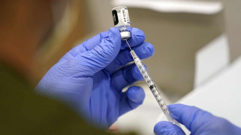Τέταρτη δόση εμβολίου: Ανοίγει η πλατφόρμα και για τους άνω των 60 ετών