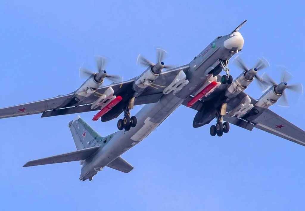 Τα θηριώδη βομβαρδιστικά Tu-95MSM που εκτελούν πλέον αποστολές κατά στόχων στην Ουκρανία