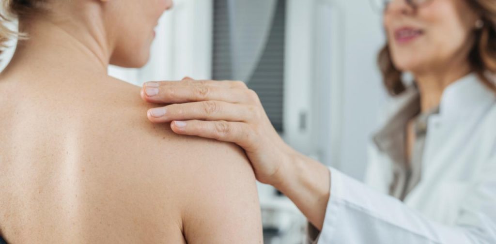 Ο πόνος στις αρθρώσεις μπορεί να οφείλεται σε νεφρική ανεπάρκεια – Τι πρέπει να ξέρετε για την ασβέστωση