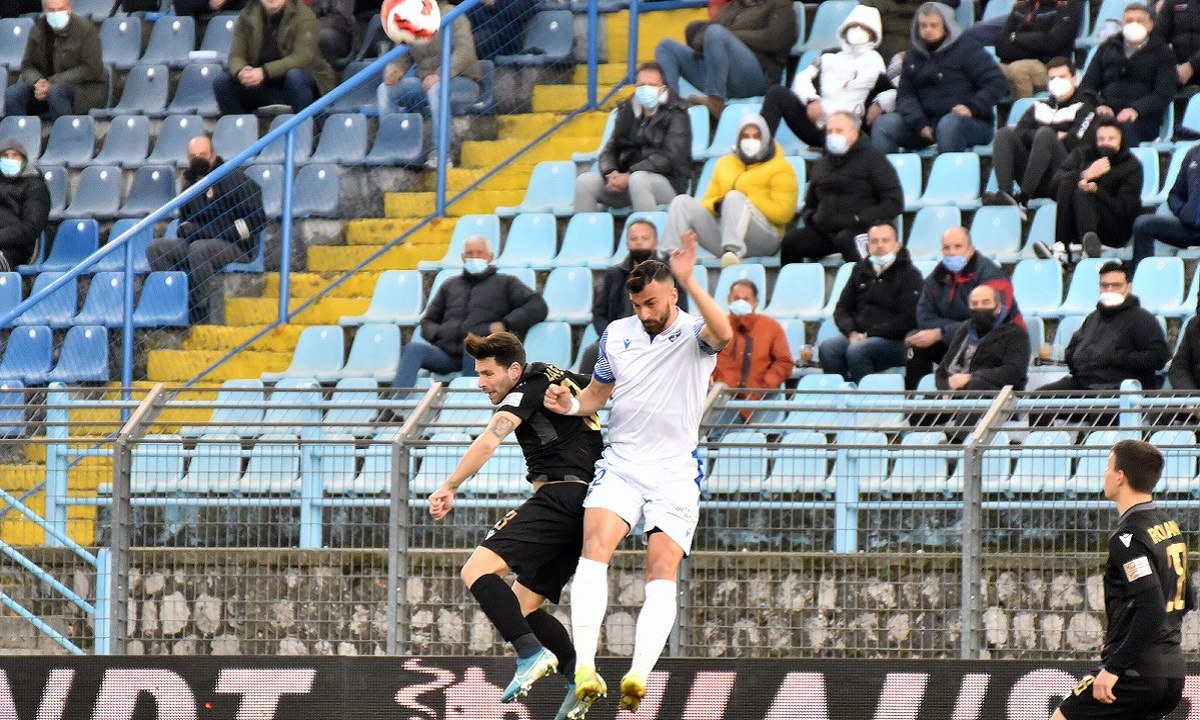 Η Λαμία ηττήθηκε με 0-1 από τον Ιωνικό – Εξασφάλισε την παραμονή η ομάδα της Νίκαιας