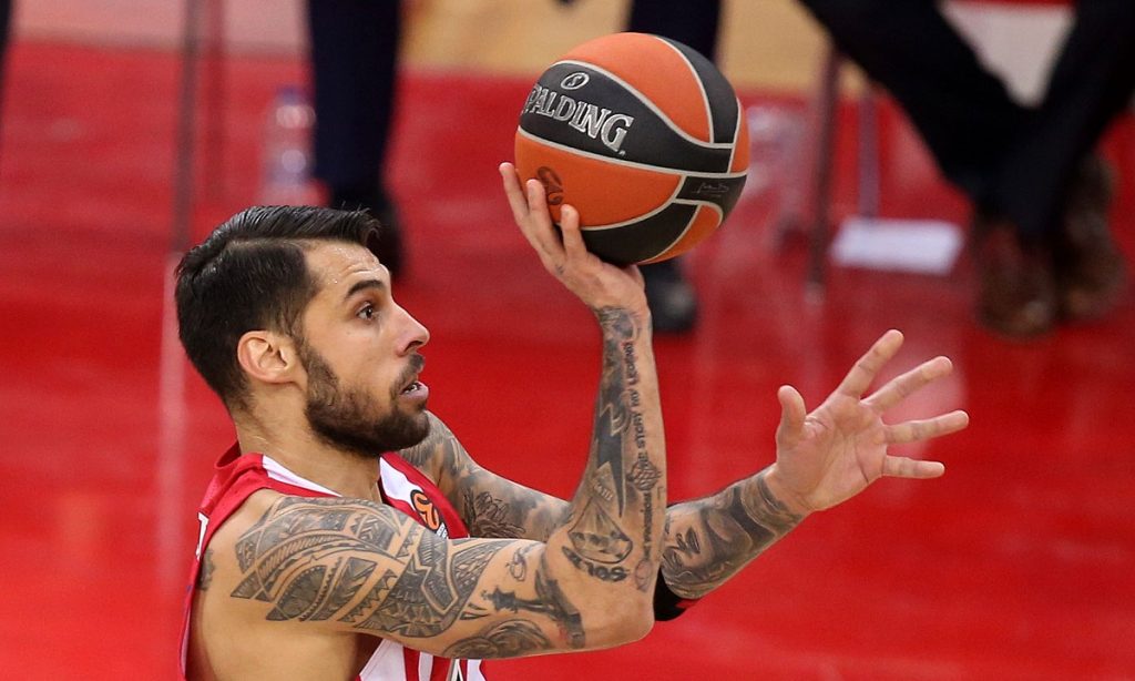 Ολυμπιακός: Φίλαθλος ζήτησε φανέλα του Γ.Πρίντεζη γράφοντας στο… σεμέν της γιαγιάς του! (βίντεο)