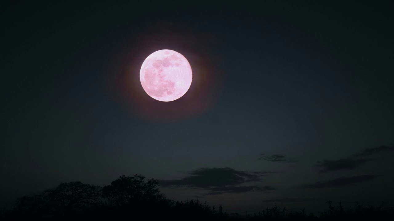 Πανσέληνος Απριλίου: Η εντυπωσιακή φωτογραφία της NASA από το «Ροζ φεγγάρι» (φώτο)
