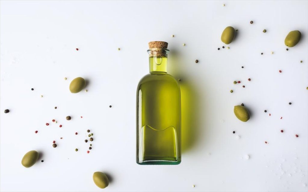 Γιατί το λάδι είναι απαγορευτικό στη νηστεία αλλά όχι η ελιά;
