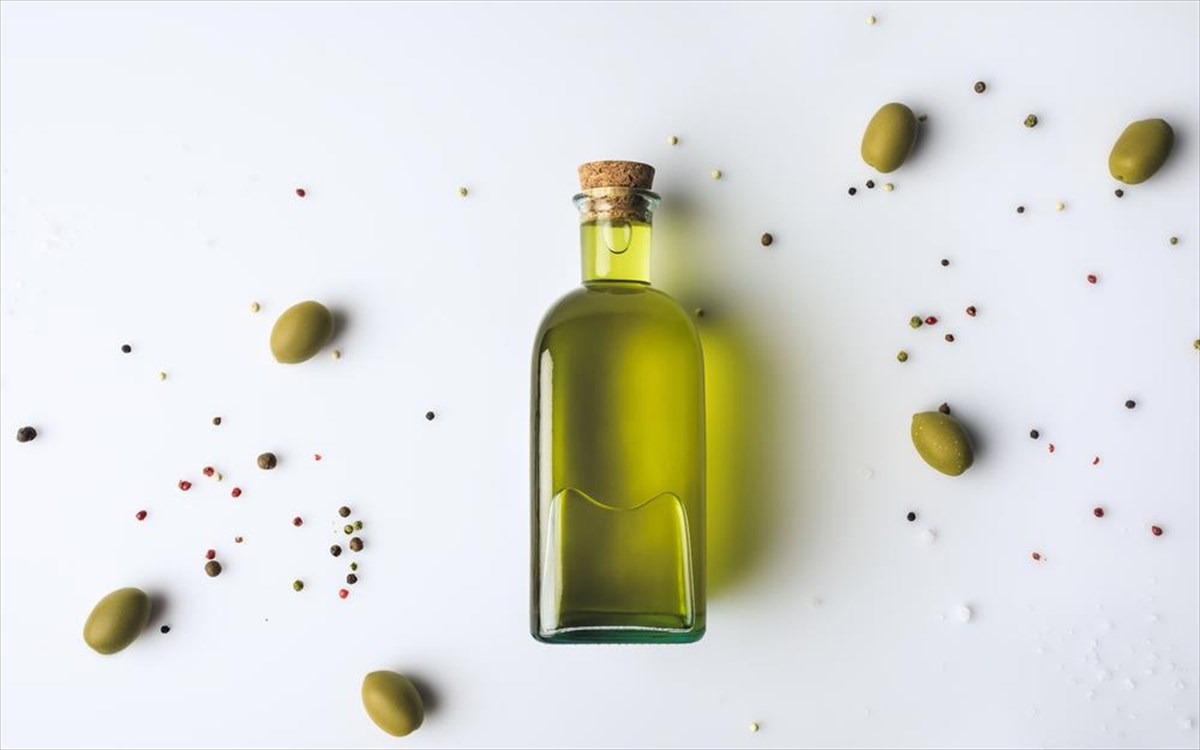 Γιατί το λάδι είναι απαγορευτικό στη νηστεία αλλά όχι η ελιά;