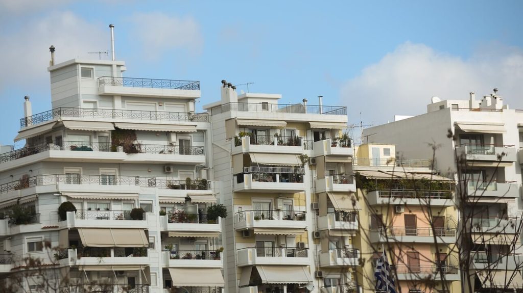 «Εξοικονομώ 2021»: Ξεκινούν οι αιτήσεις για τις πολυκατοικίες – Όλα όσα πρέπει να γνωρίζετε