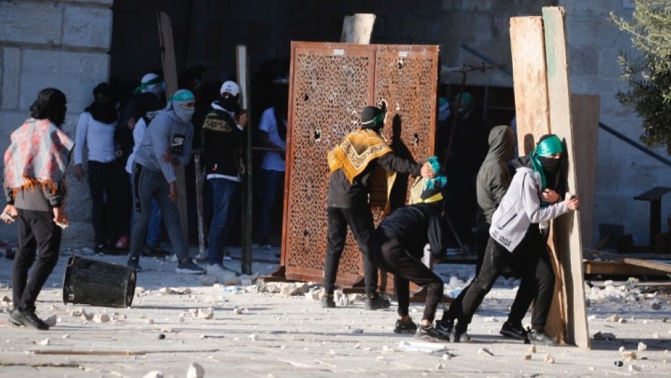 Ισραήλ: Οι ταραχές στην Πλατεία των Τζαμιών κλονίζουν την κυβέρνηση συνασπισμού του Ναφτάλι Μπένετ