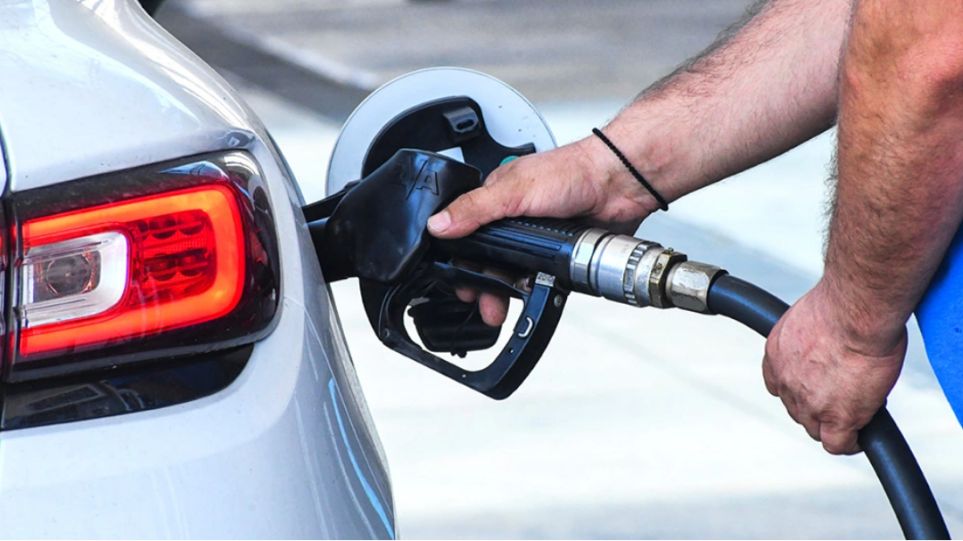 Επίδομα βενζίνης: «Στα λόγια» η πλατφόρμα παρά τις προαναγγελίες – Περιμένουν οι δικαιούχοι